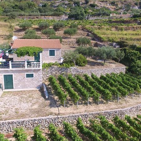 Holiday Home Vineyard House Bol Exterior photo