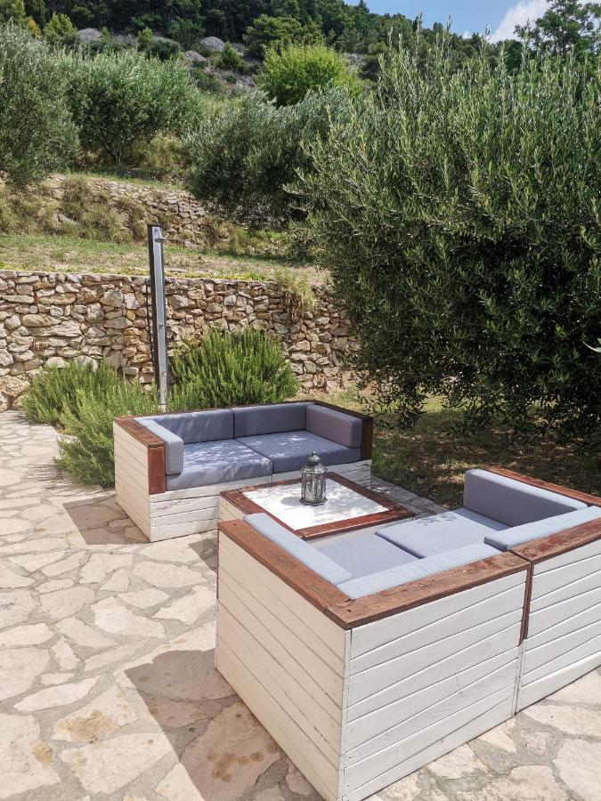 Holiday Home Vineyard House Bol Exterior photo