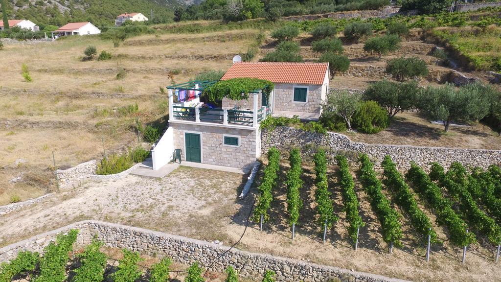 Holiday Home Vineyard House Bol Exterior photo