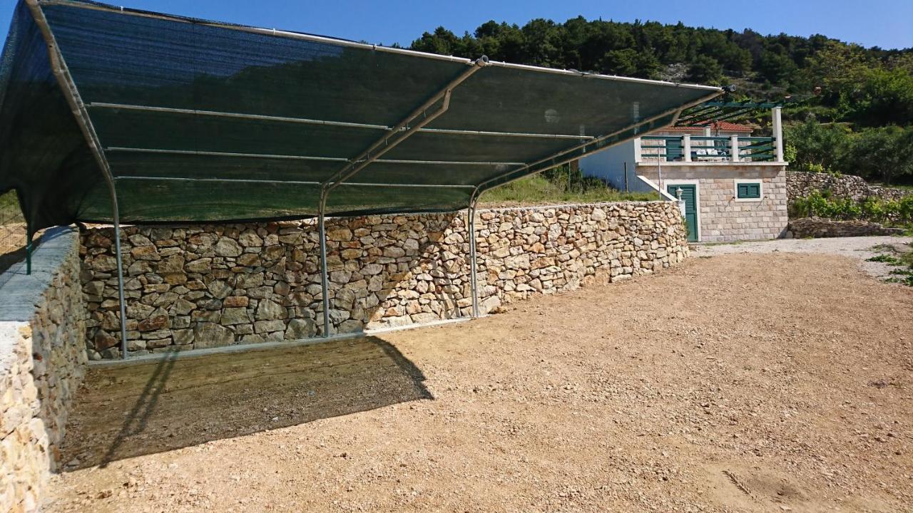 Holiday Home Vineyard House Bol Exterior photo